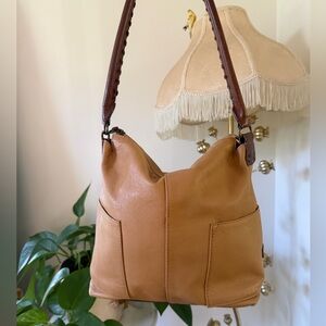 Sundance Genuine Italian Leather Shoulder Bag – Tan & Brown